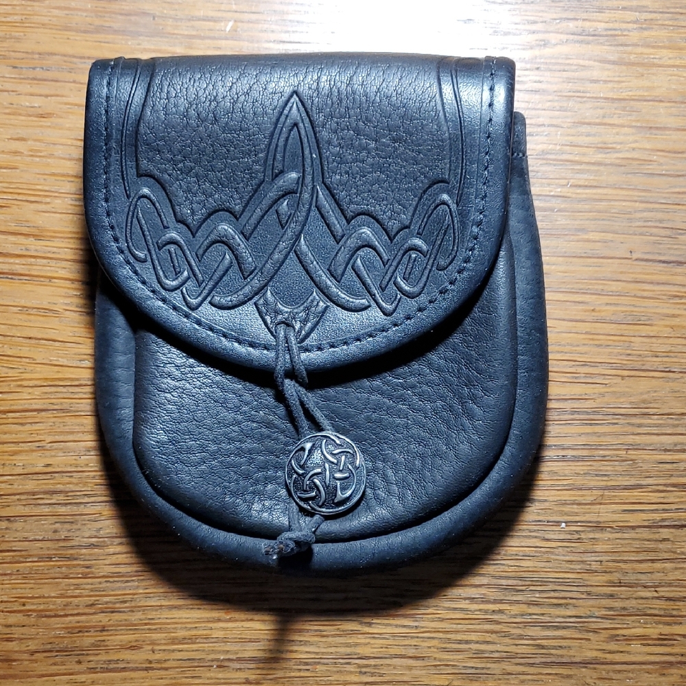 Elegant Black Leather Wallet with Textured Design
